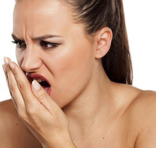 Causes and measures of bad breath in porcelain crowns